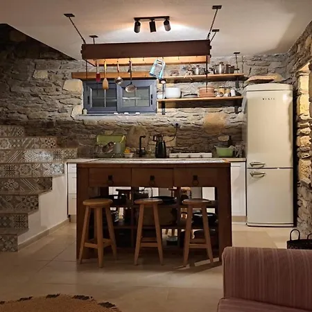 アパート Peaceful Stone House With Nature View In Karaburun