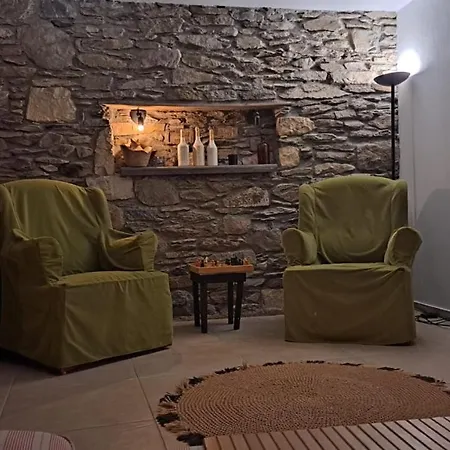アパート Peaceful Stone House With Nature View In Karaburun イズミル