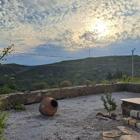 Peaceful Stone House With Nature View In Karaburun Appartamento Smirne